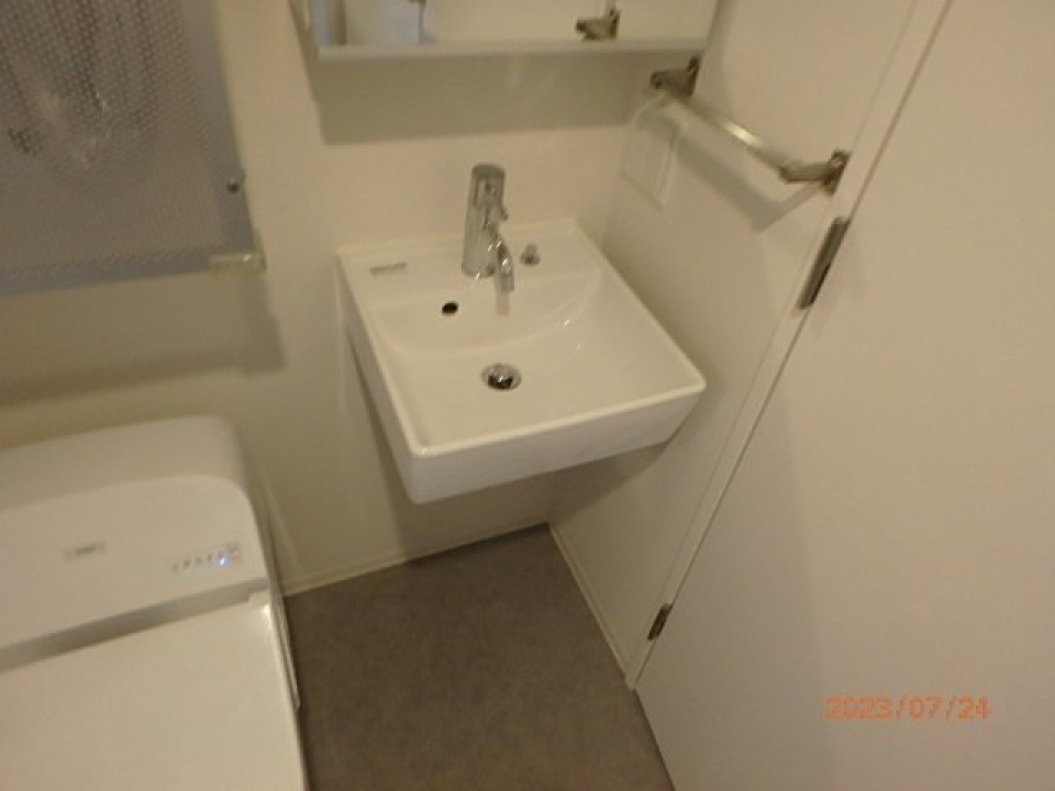 洗面台もコンパクト。