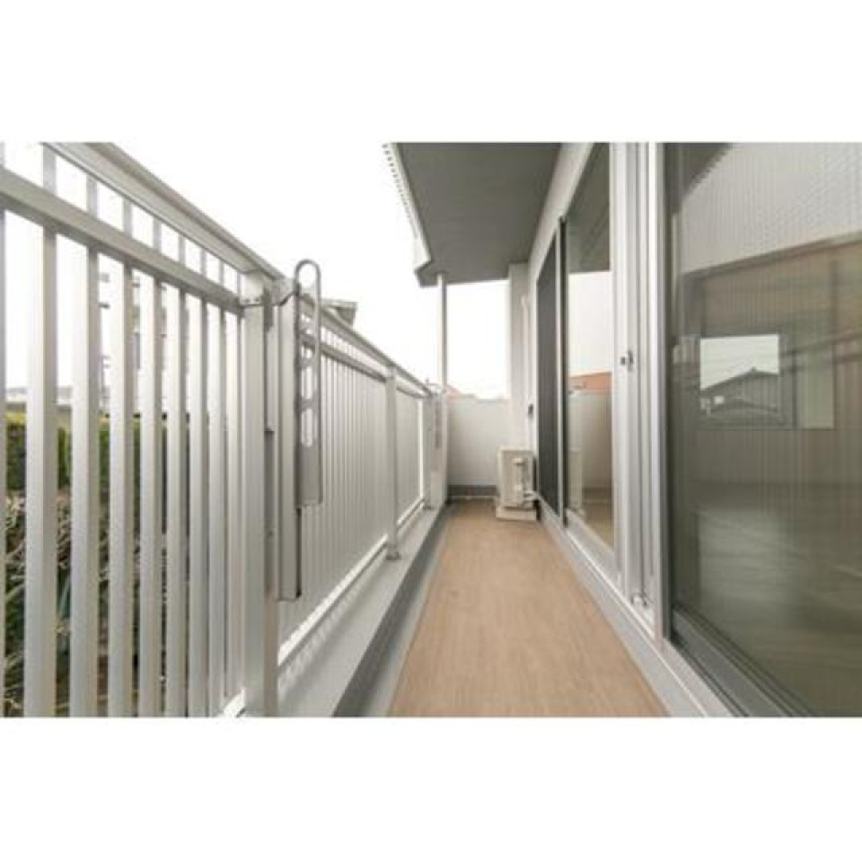 バルコニーの様子。※写真は同タイプ住戸です。