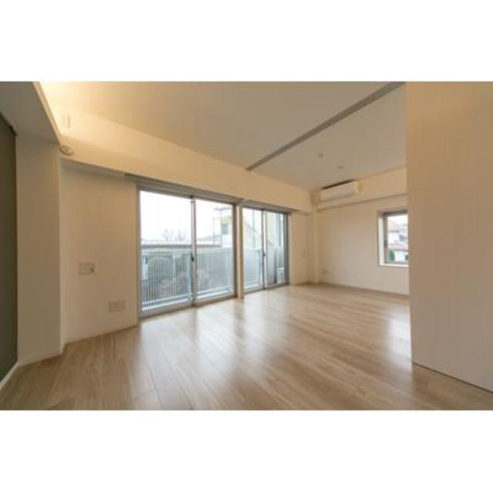 6.1帖のベッドルームから眺めた様子。※写真は同タイプ住戸です。