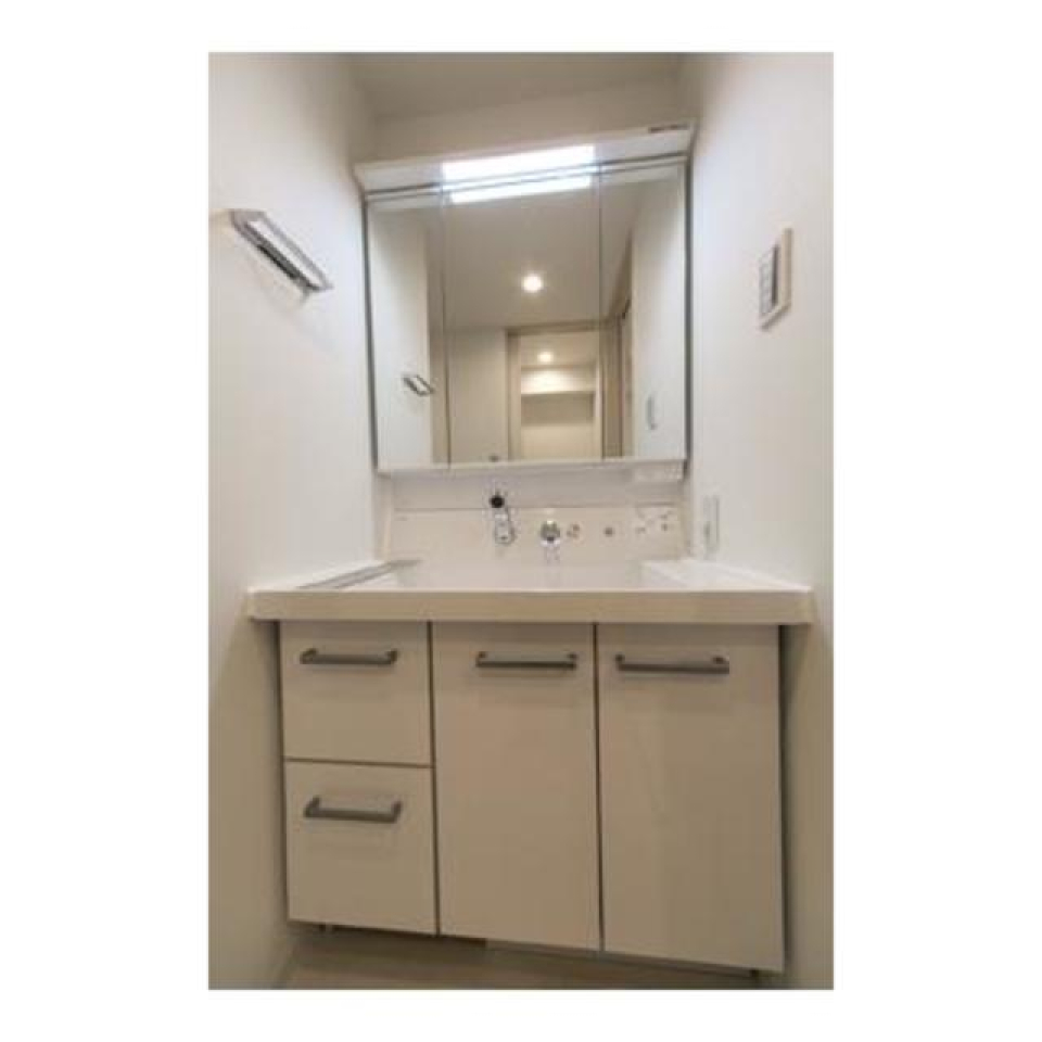 嬉しい独立洗面台。※写真は同タイプ住戸です。