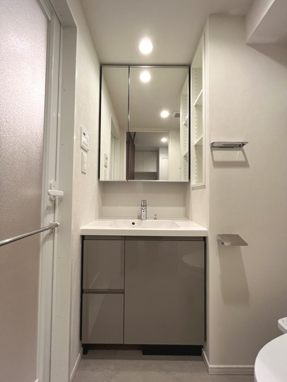 嬉しい独立洗面台。※写真は同タイプ住戸です。