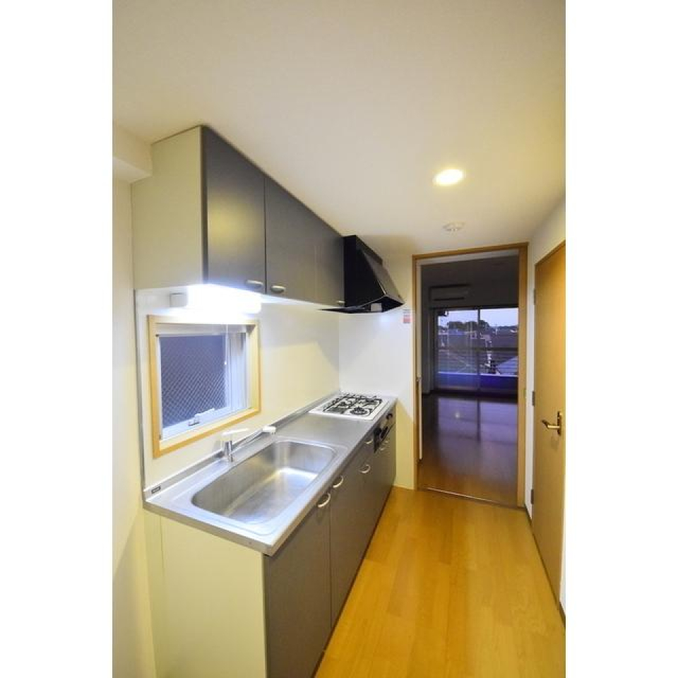 ３口のガスコンロが導入されたキッチンです。