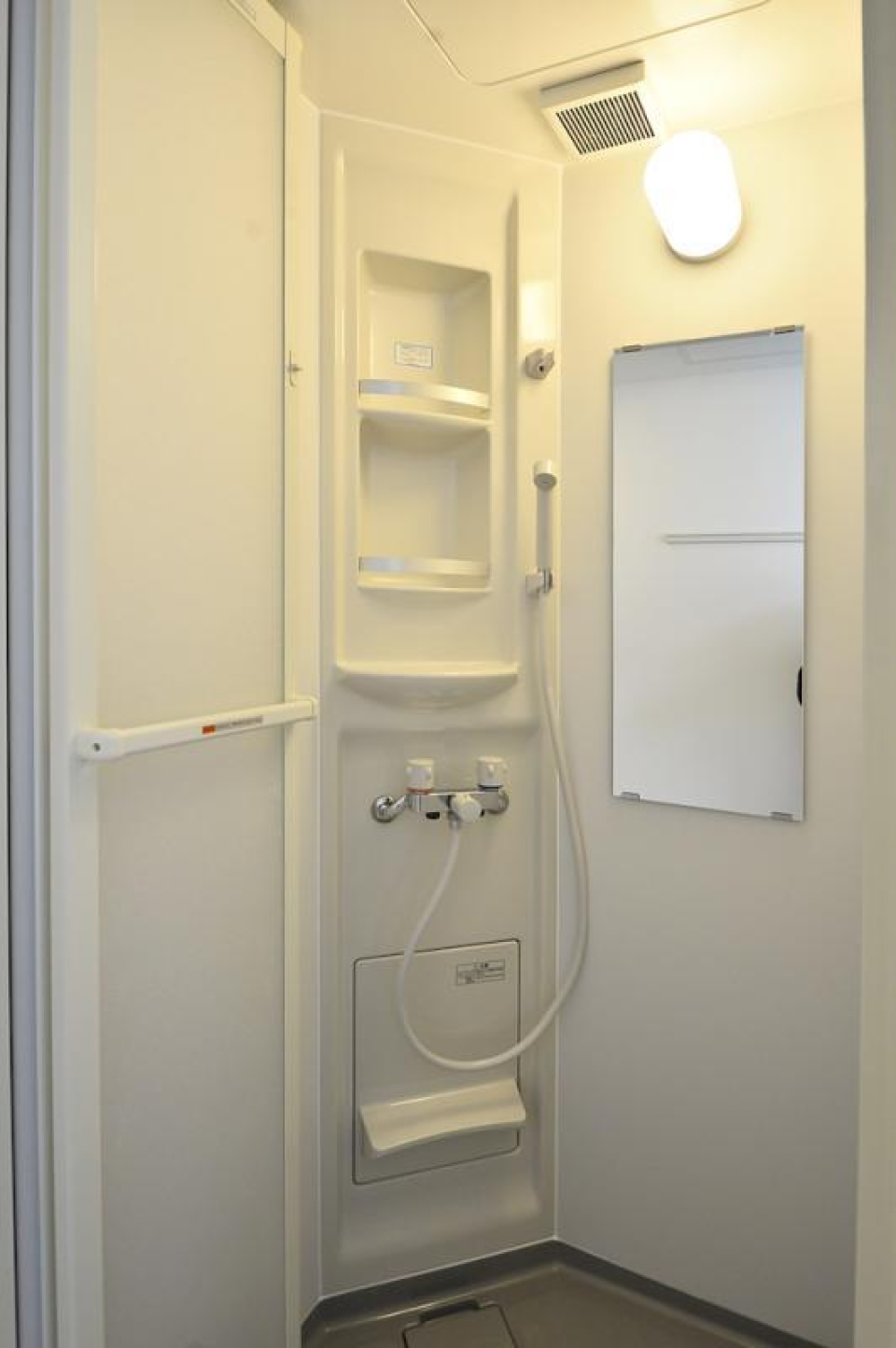 シャワールームがあります。