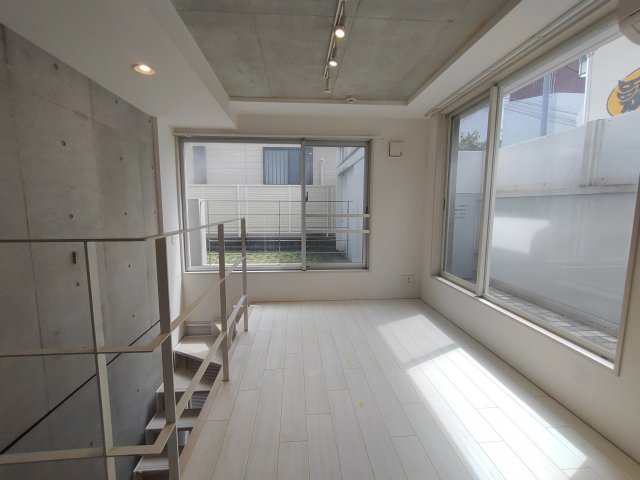 ６帖のお部屋の様子です、