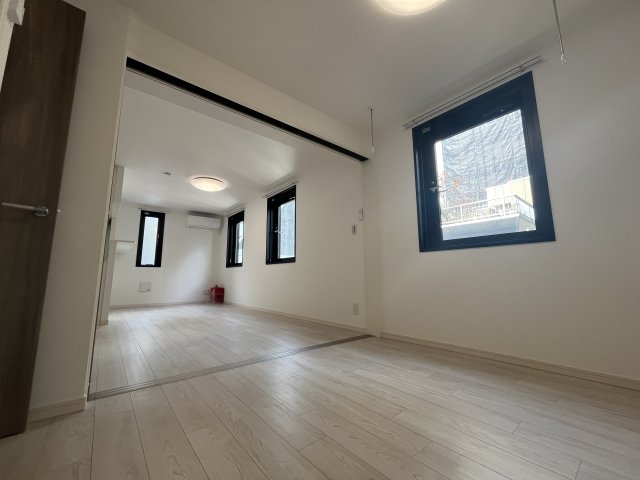 ５．０帖の洋室になります。