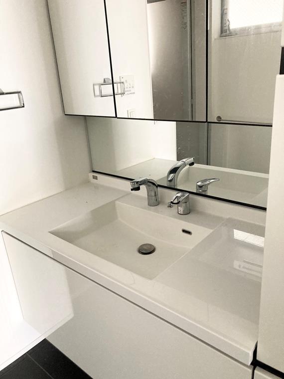 ボウルと一体型の洗面化粧台はお手入れがしやすいです