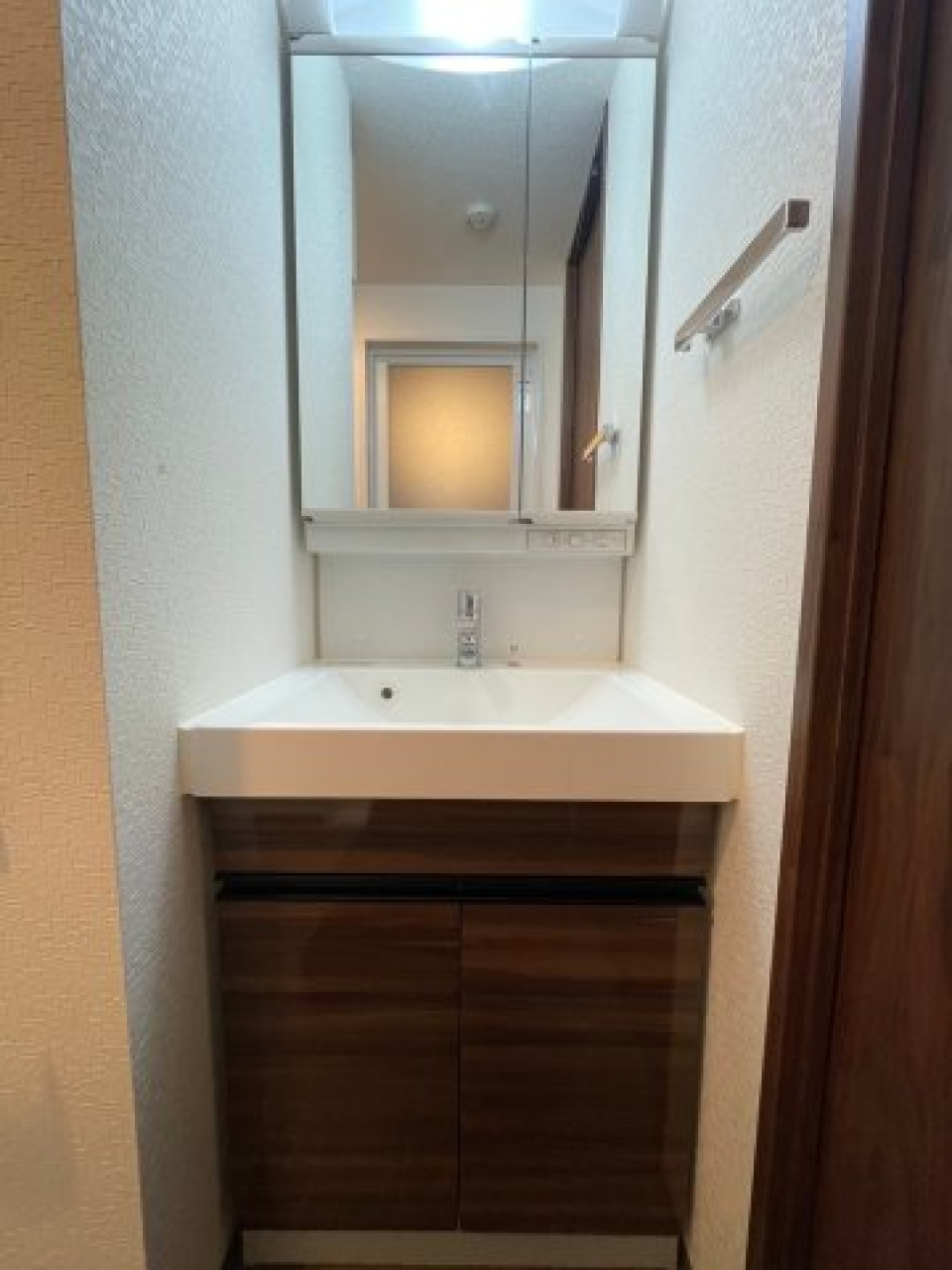 嬉しい便利な独立洗面台。