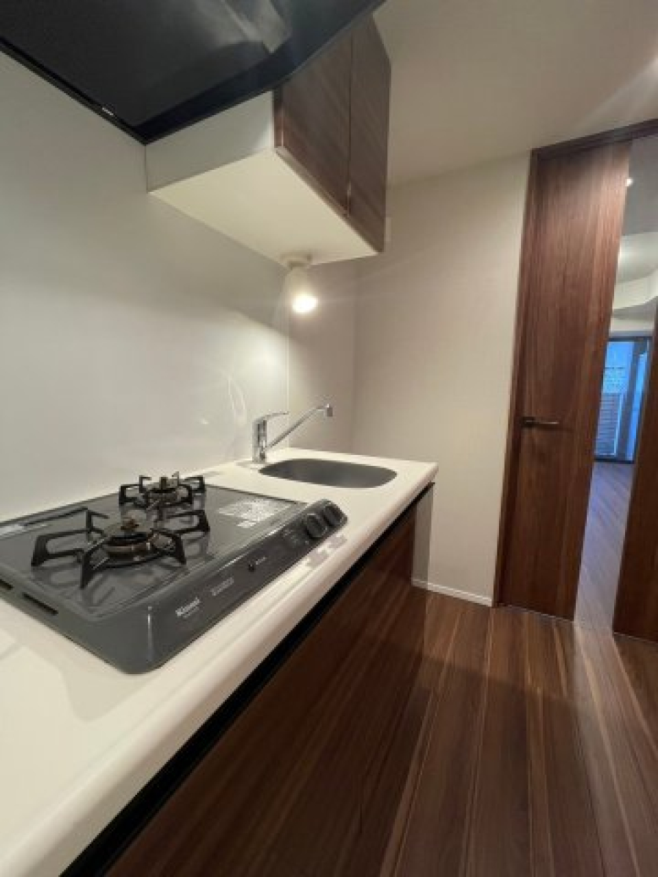 キッチンは２口コンロで料理もはかどりそうです。