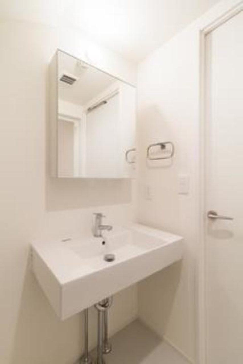 嬉しい独立洗面台。※写真は同タイプ住戸です。