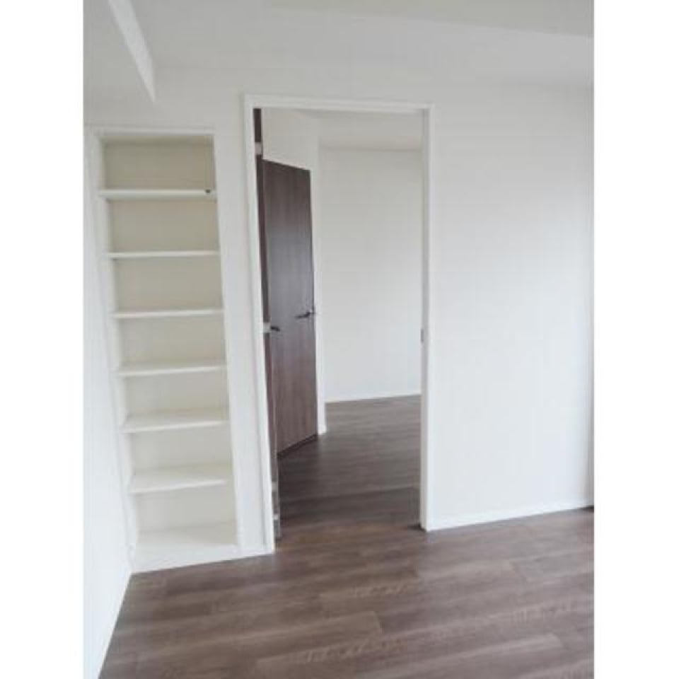 LDKには棚が付いてます※写真は同タイプ住戸です。