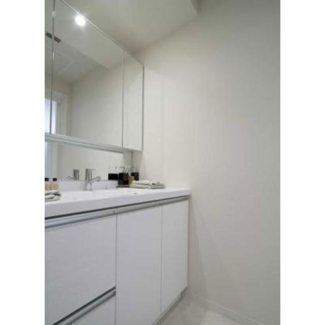 嬉しい独立洗面台。※写真は同タイプ住戸です。