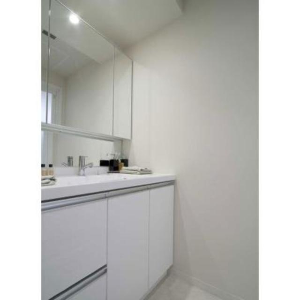 嬉しい独立洗面台。※写真は同タイプ住戸です。