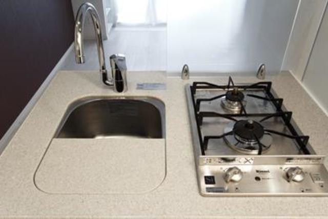 2口コンロのシンプルなタイプ※写真は同タイプ住戸です。