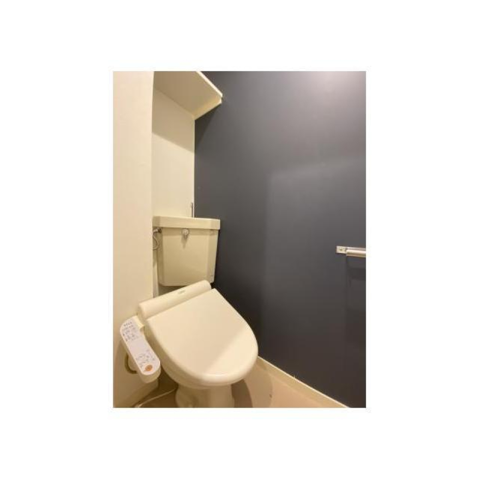 トイレは棚付き