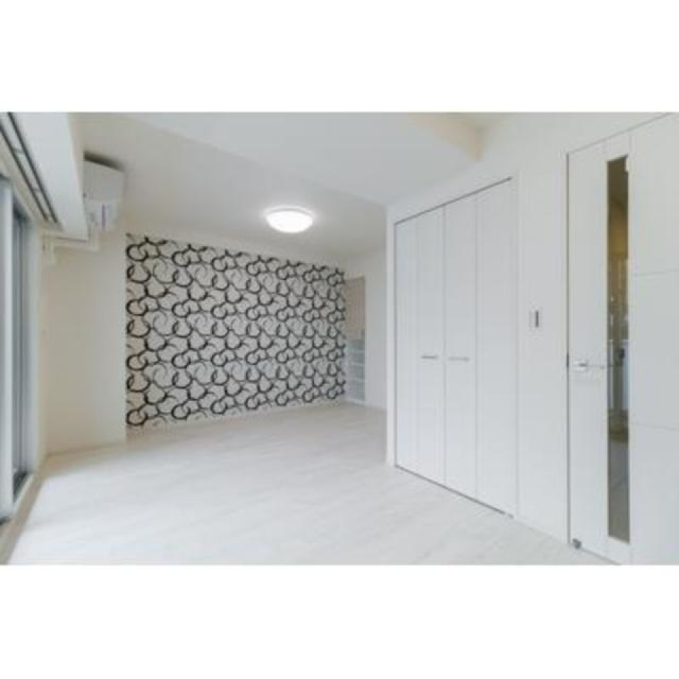 白いお部屋に特徴的な柄が映えます※写真は同タイプ住戸です。