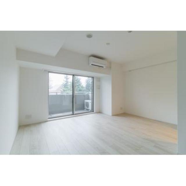 LDK10.5帖の明るい空間
※写真は同タイプ住戸です。