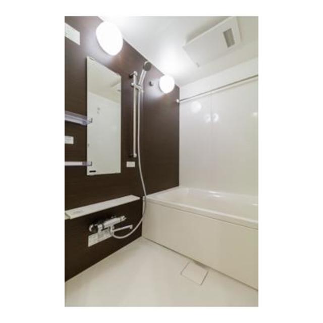 お風呂は追い焚き機能付き※写真は同タイプ住戸です。