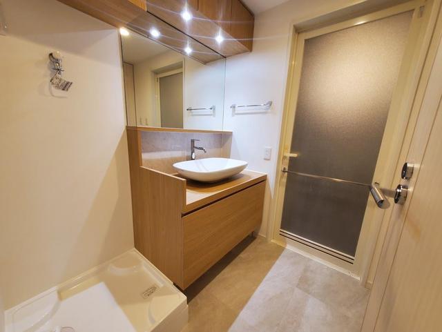 ホテルライクな高級感のある洗面台※写真は同タイプ住戸です。