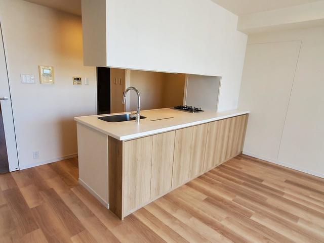 木目が使われたキッチンも可愛い※写真は同タイプ住戸です。