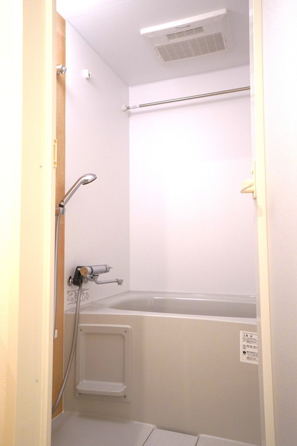 浴室の様子。※写真は同タイプ住戸です。