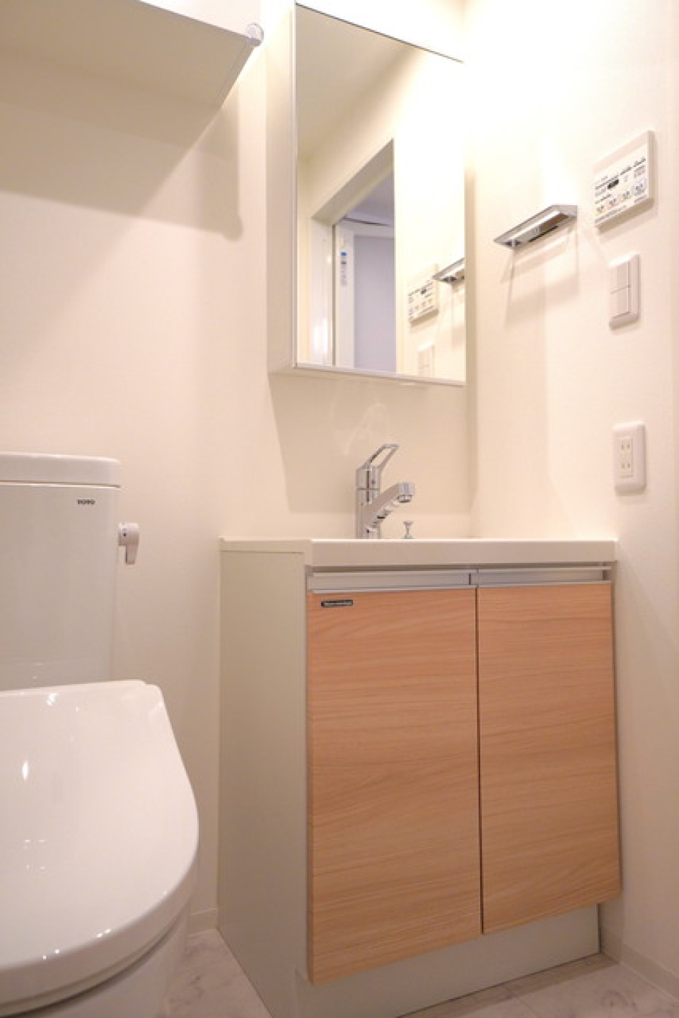 こちらの洗面所も浴室のパネルと統一感があります。※写真は同タイプ住戸です。