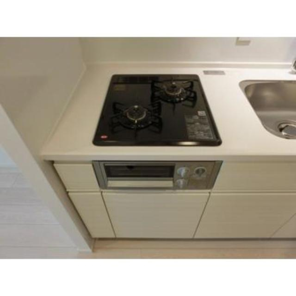 キッチンは2口コンロ
※写真は同タイプ住戸です。
