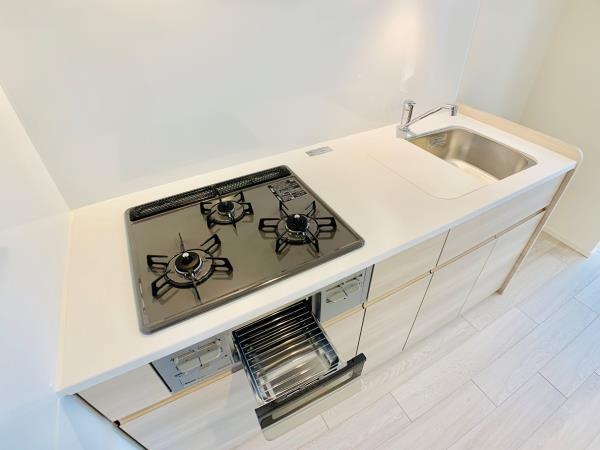 3口のガスコンロ。