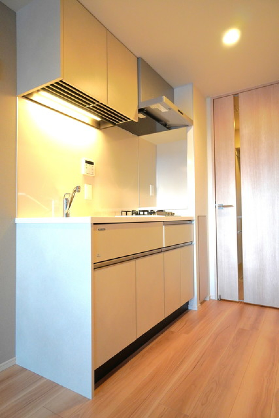 キッチンはシンプルに。※写真は同タイプ住戸です。