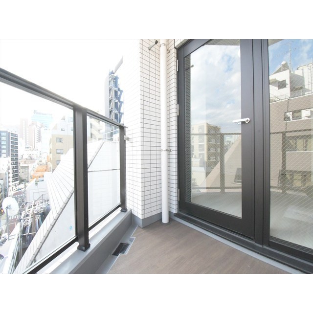 コンパクトなベランダ付き