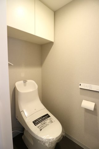 トイレは収納付き