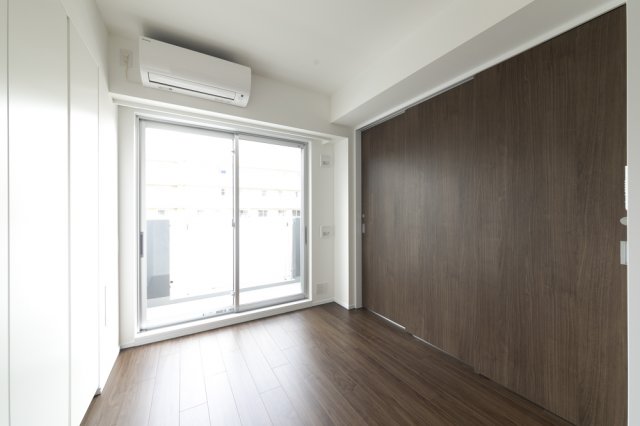 3.8帖のコンパクトな洋室※参考写真