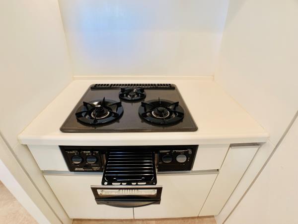 キッチンは3口コンロ