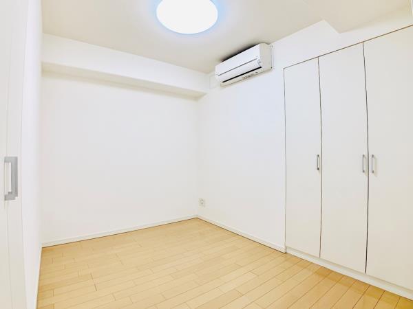 4.2帖のコンパクトな洋室