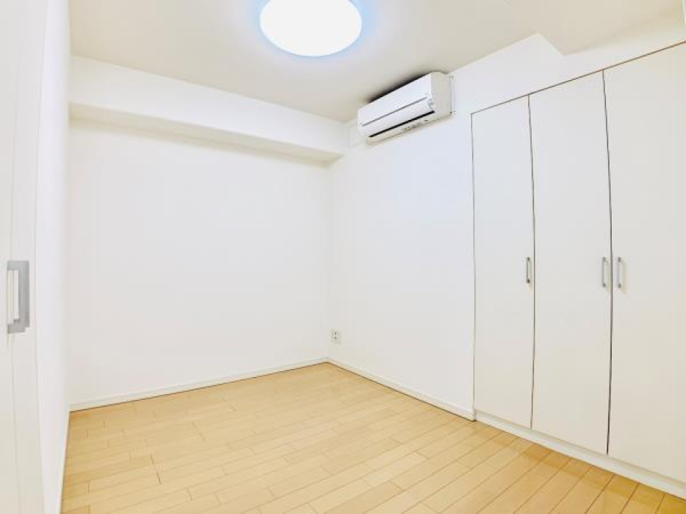 4.2帖のコンパクトな洋室