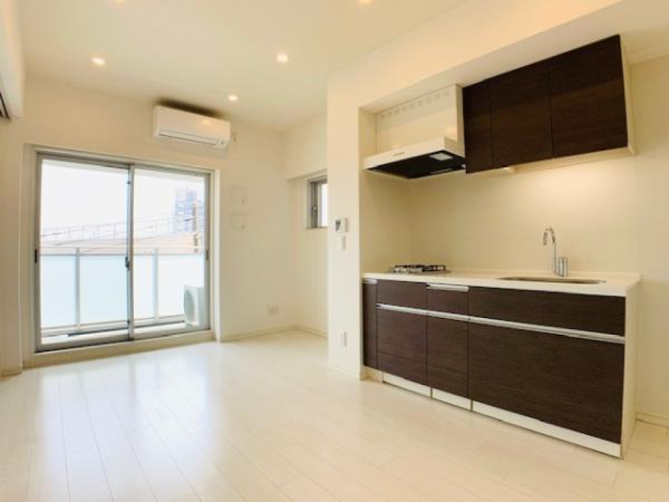 キッチンはダークブラウン