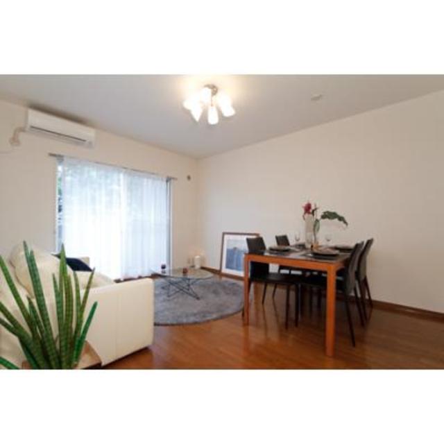 10.2帖のゆとりのLDです。※写真は同タイプ住戸です。