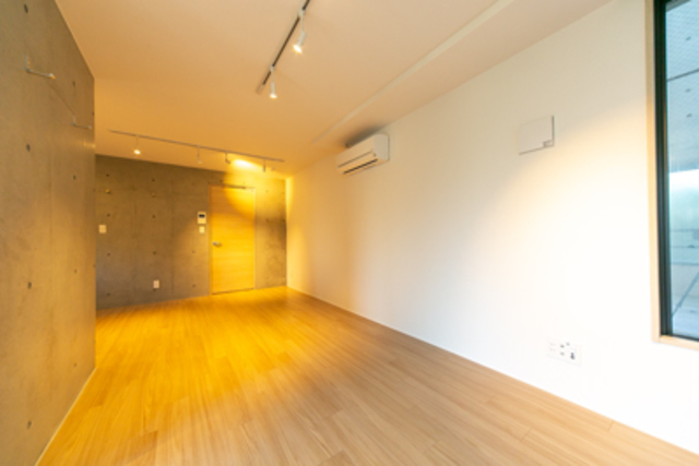 コントリート張りなのがオシャレです。※写真は同タイプ住戸です。