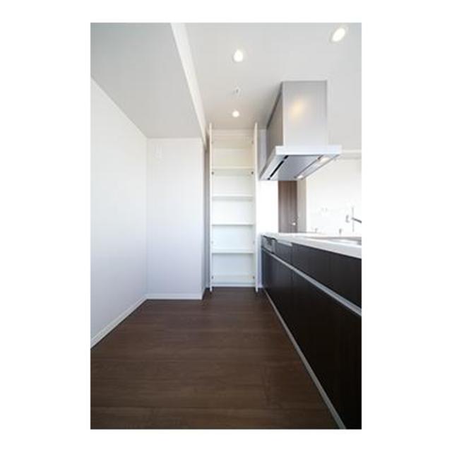 収納付きでスペースも広い※写真は同タイプ住戸です。