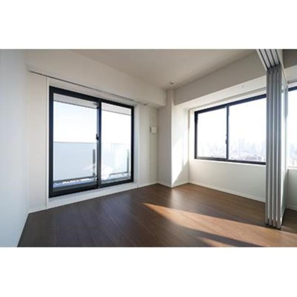 窓が多いので明るい※写真は同タイプ住戸です。