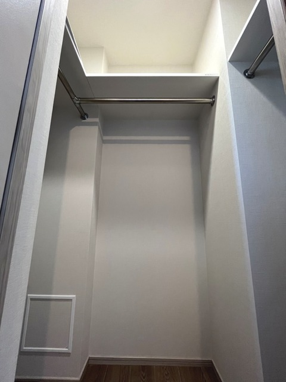 ウォークインクローゼットの様子。※写真は同タイプ住戸です。