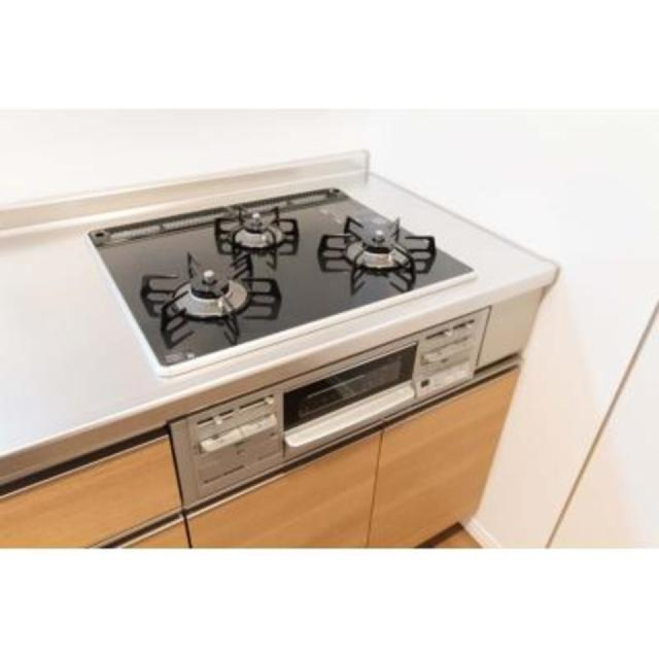 3口コンロなのでお料理好きな方は嬉しい※写真は同タイプ住戸です。