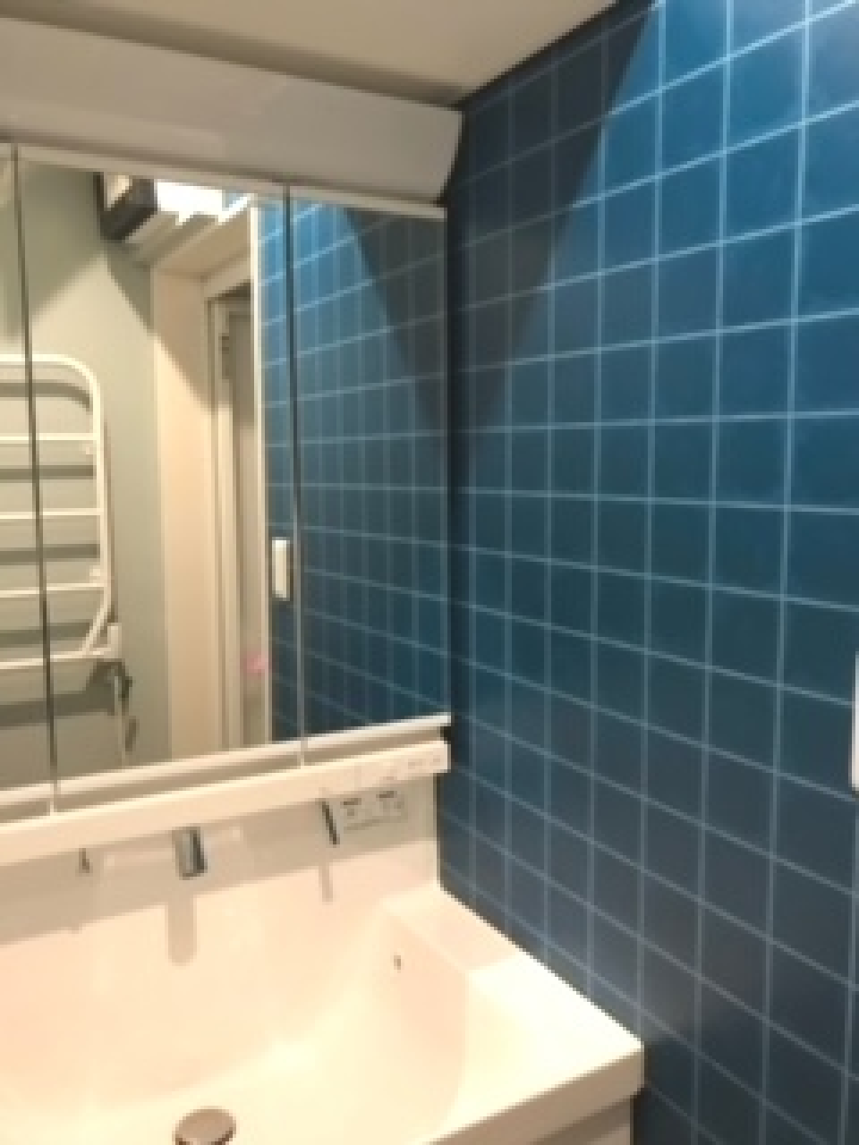 洗面所のタイルが可愛いですね。