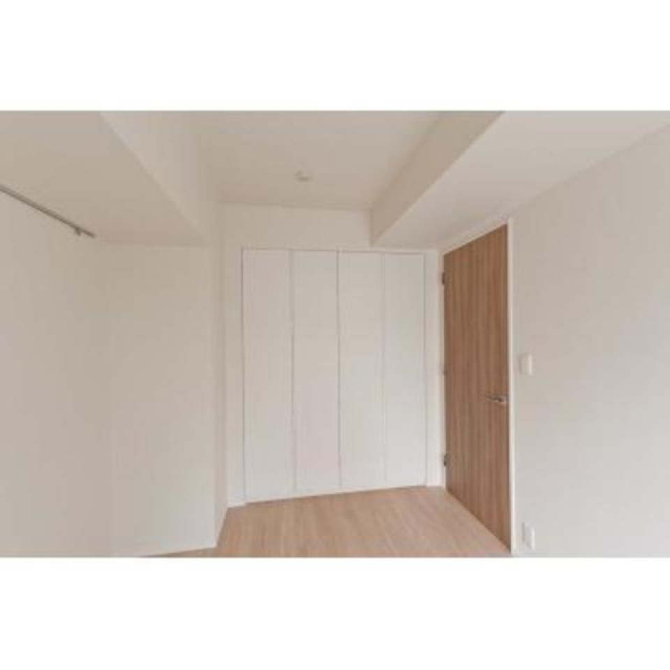 ５．３帖のベッドルームにはクローゼットが完備してきます。※写真は同タイプ住戸です。