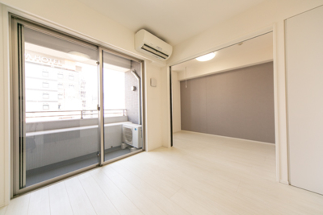 ５．０帖のダイニングと４.５帖のベッドルームが広がります。※写真は同タイプ住戸です。