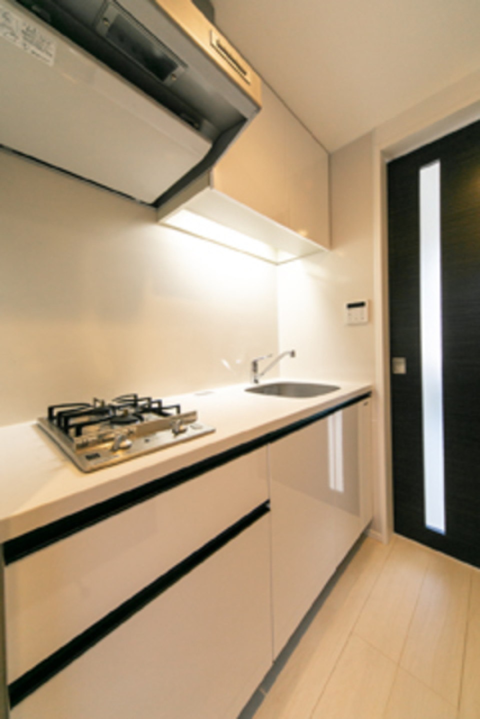 キッチンの様子。2口コンロが導入されたキッチン。※写真は同タイプ住戸です。