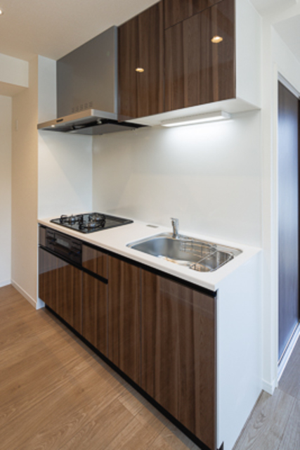 3口コンロが導入されているキッチン。※写真は同タイプ住戸です。