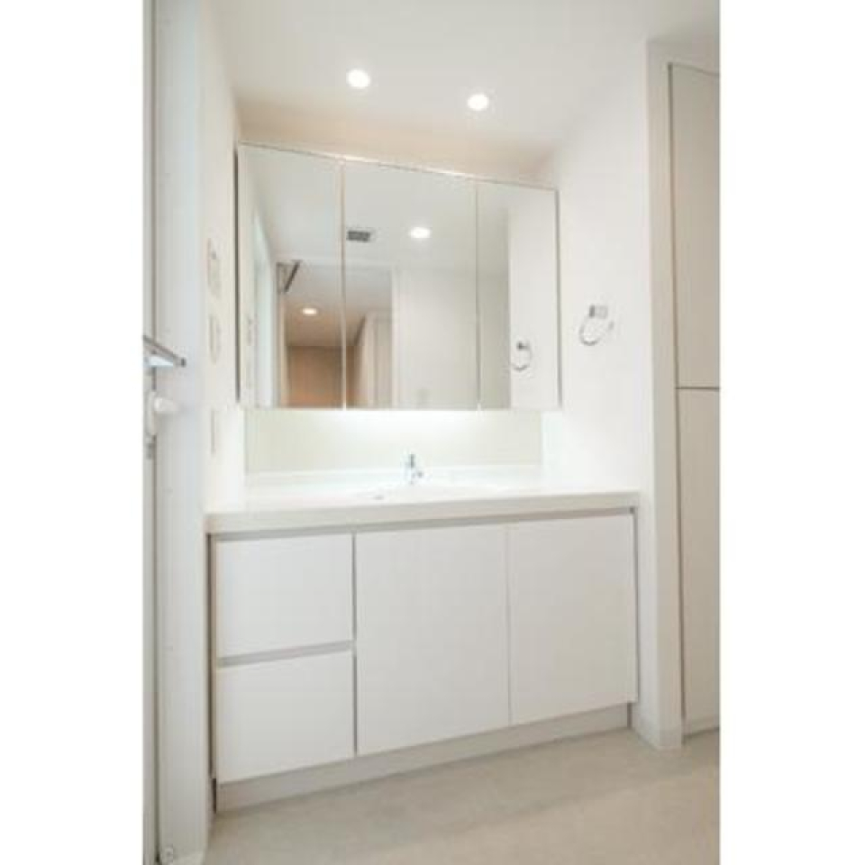 洗面台も大きい※写真は同タイプ住戸です。