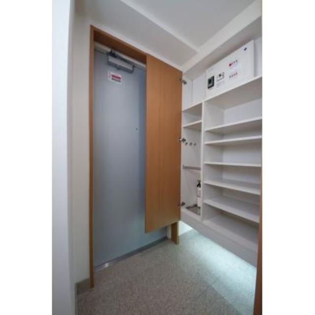 シューズクローゼットあります※写真は同タイプ住戸です。