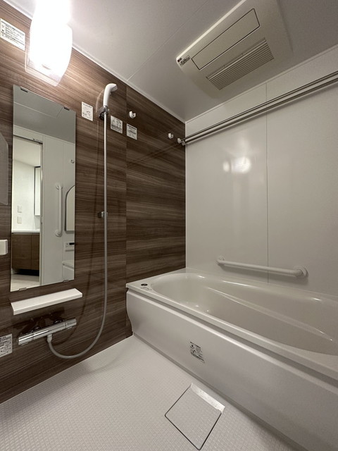 使い勝手が良さそうな浴室です。※写真は同タイプ住戸です。