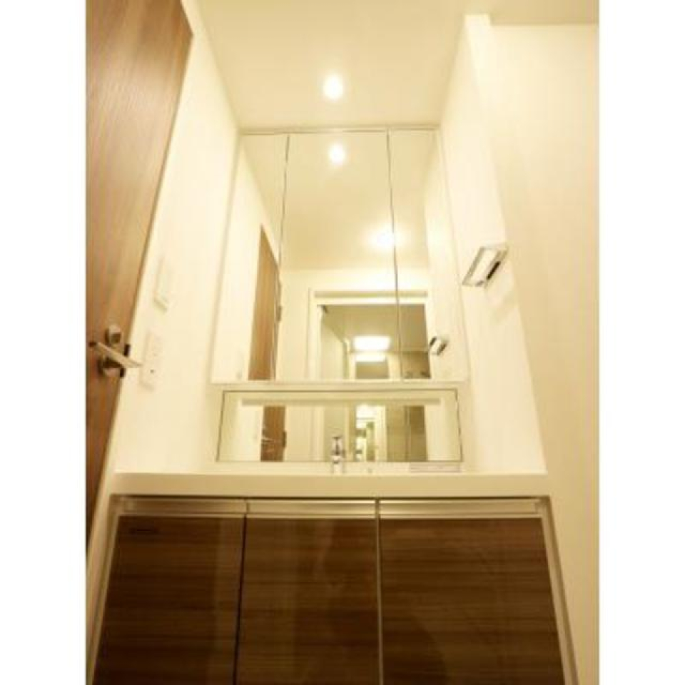 嬉しい独立洗面台。※写真は同タイプ住戸です。